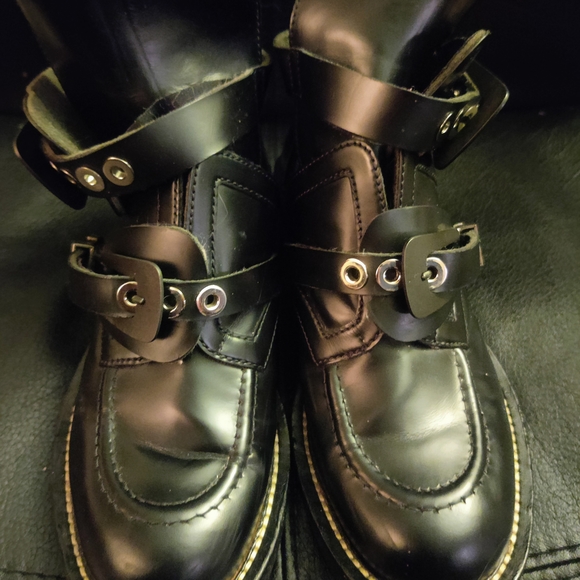 Balenciaga Ceinture Black Ankle Boots with Bold Buckle Design Size 8 - Picture 1 of 6